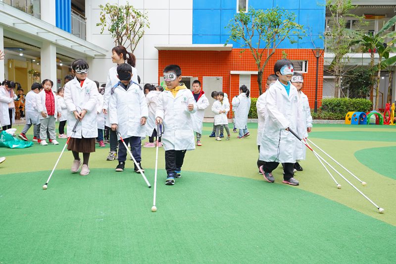 “小小眼科医生”进校园，打造近视防控科普新形式