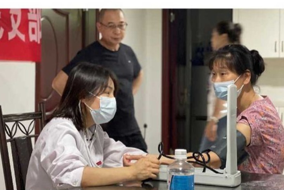 福建卫生职业技术学院开展端午“安”“康”职业技能进社区活动