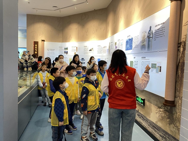 “天气气候水 代代向未来”世界气象日纪念活动简报