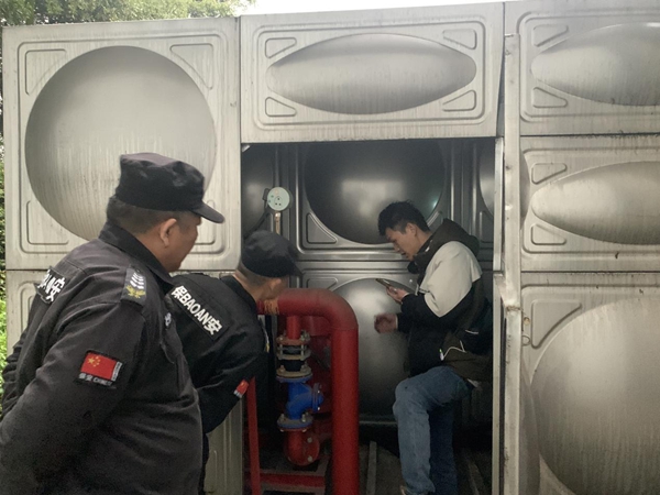 绷紧安全弦 时刻不放松——福州科技馆组织开展消防栓实操演练